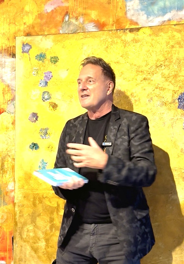 Stefan Endrös beim Vortrag
